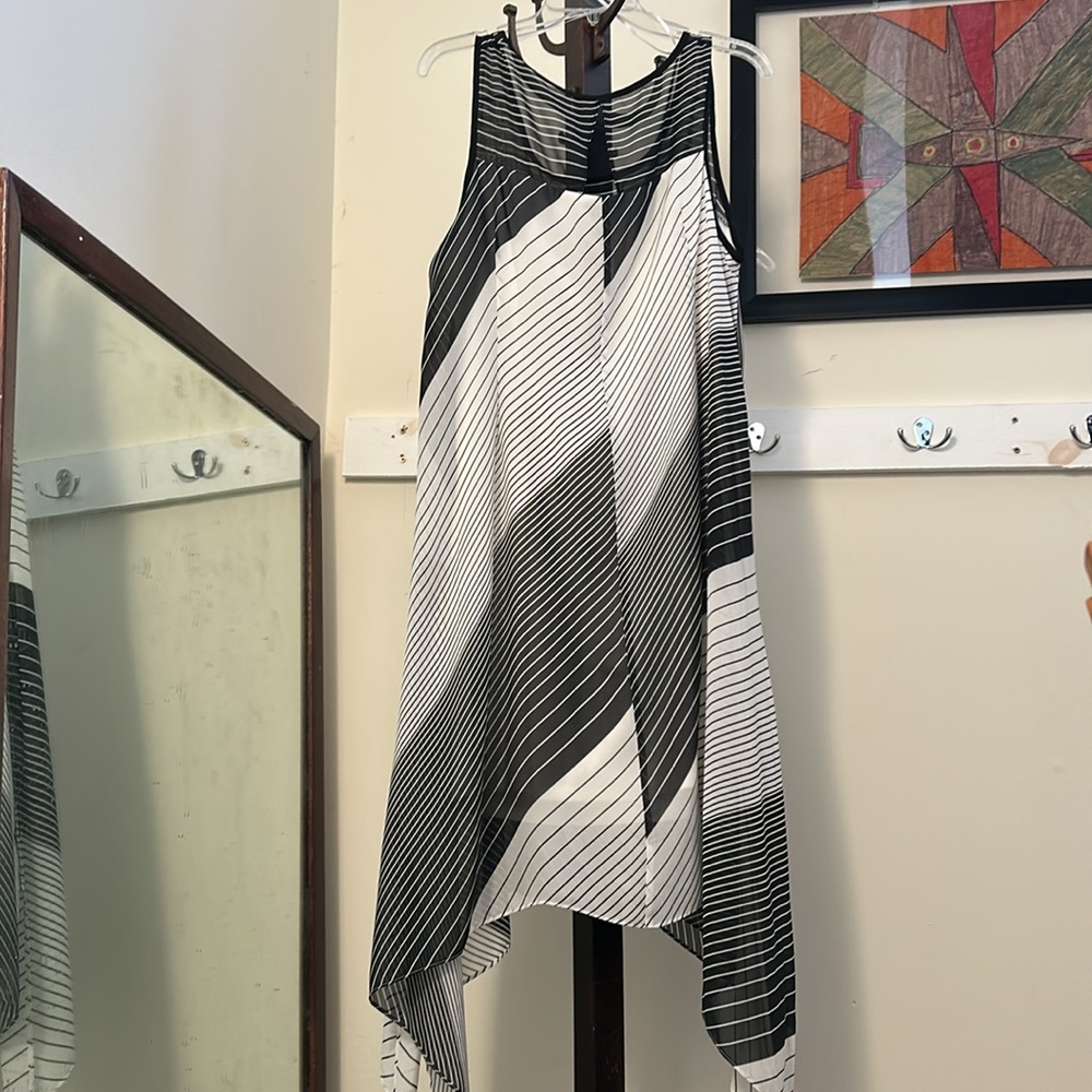 Signature by Robbie Bee Sheer Sharkbite Sleeveless Dress Black/White 16W EUC - Picture 3 of 8